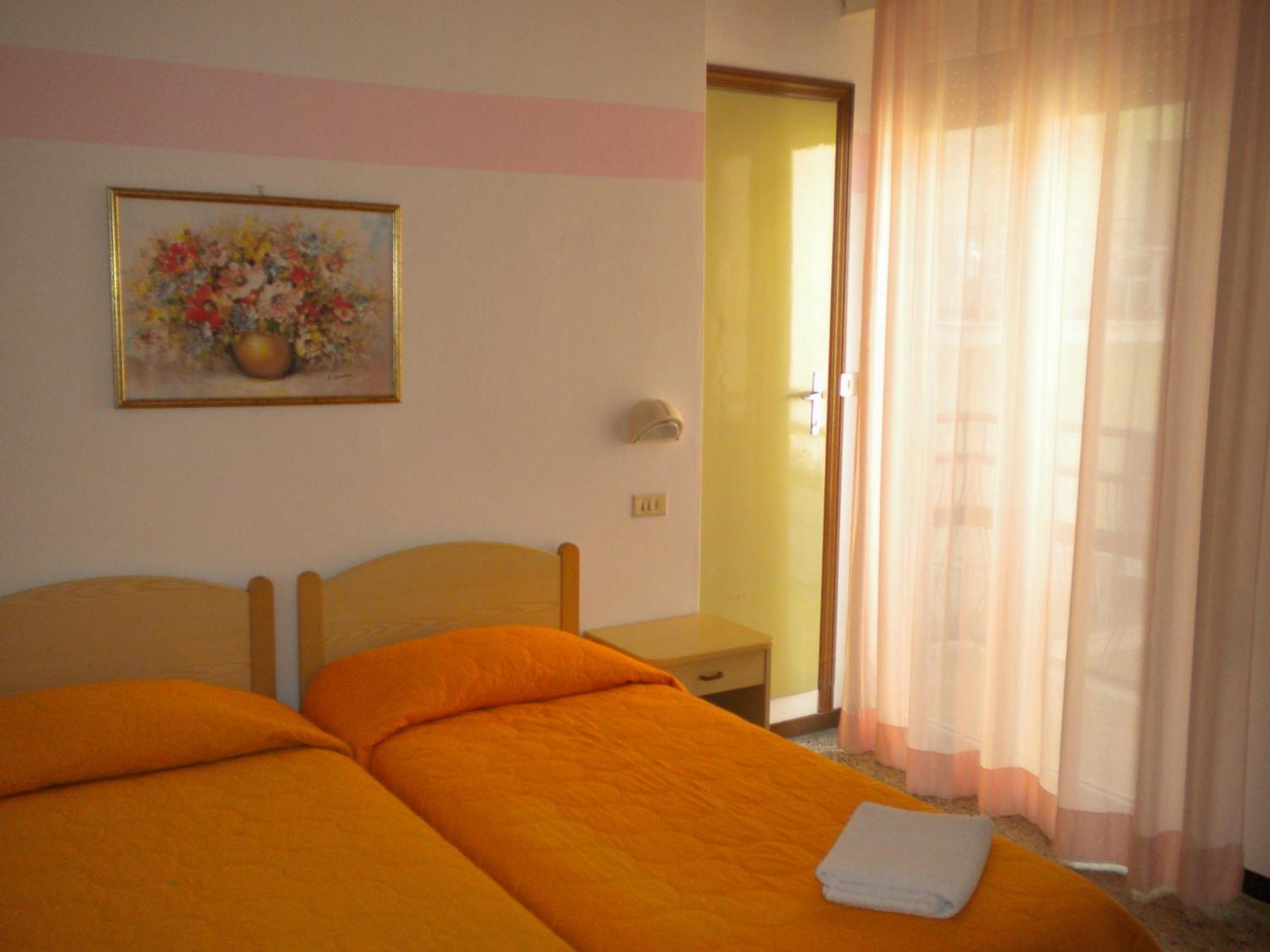 Hotel Nives Rimini Oda fotoğraf