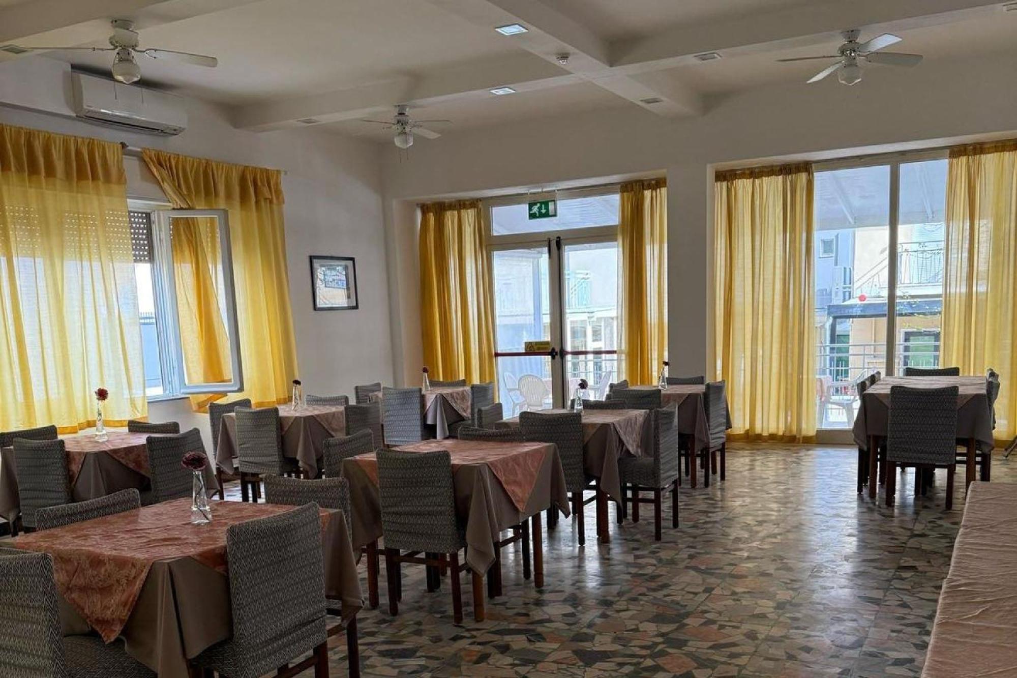Hotel Nives Rimini Dış mekan fotoğraf