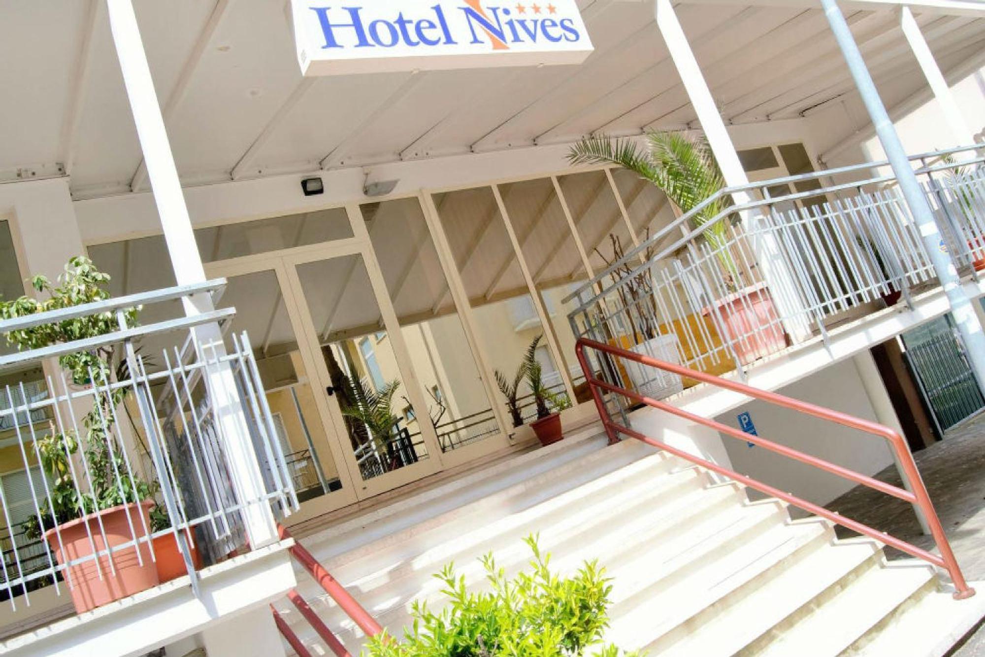 Hotel Nives Rimini Dış mekan fotoğraf